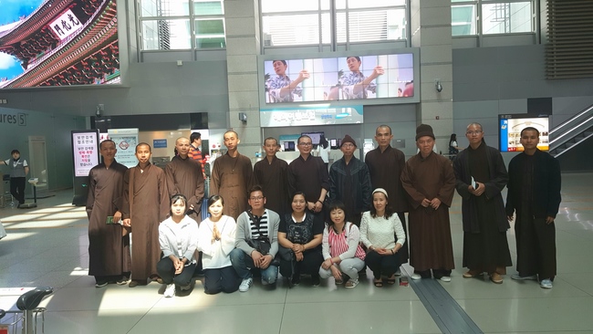 Partake in the Vesak Ceremony at Yonggungsa Cham Joeun Uri Temples